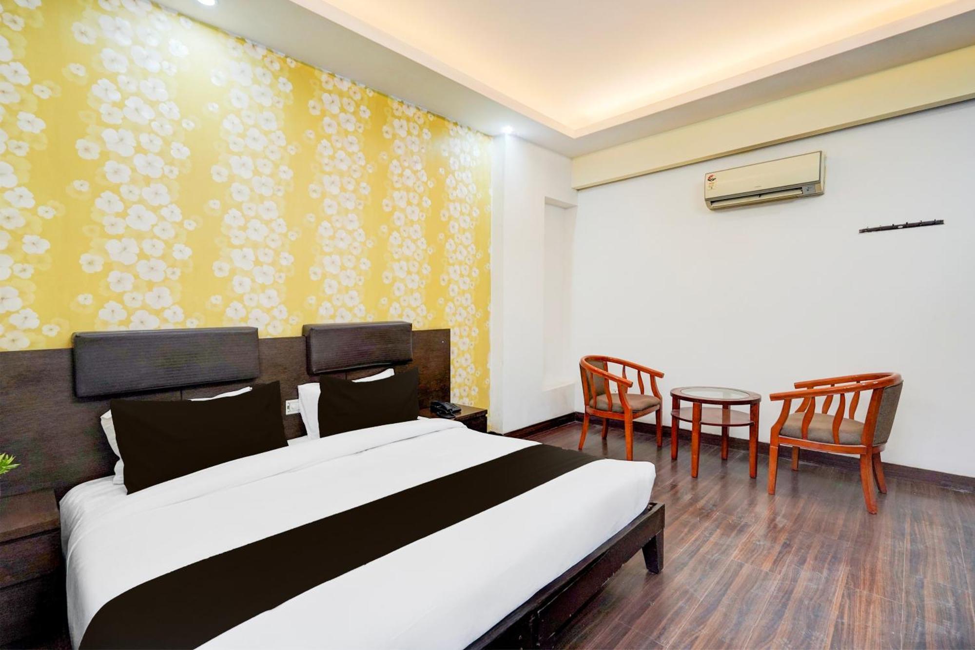 Hotel Super Townhouse Sector 51 Noida Near Metro Station Exterior foto