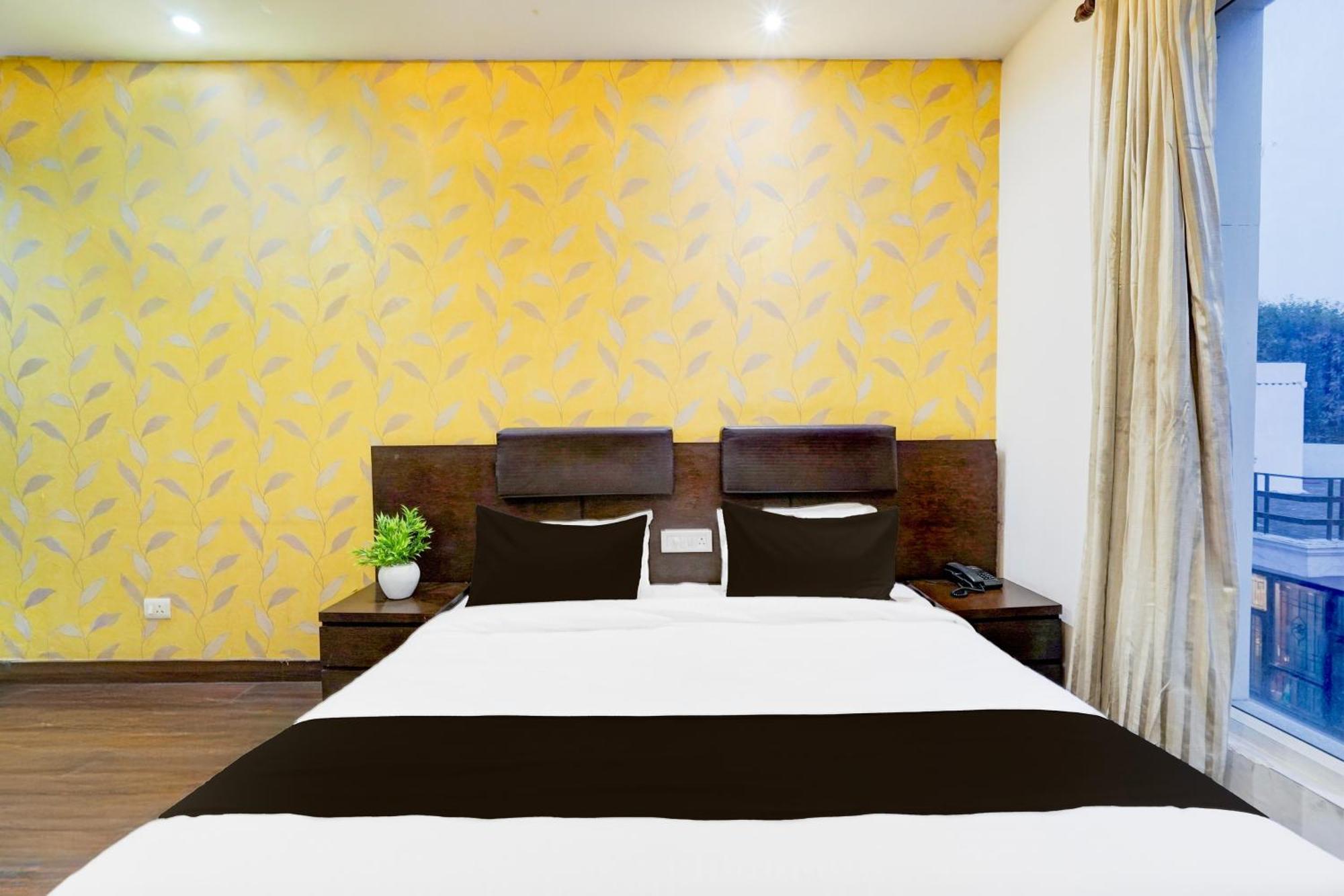 Hotel Super Townhouse Sector 51 Noida Near Metro Station Exterior foto