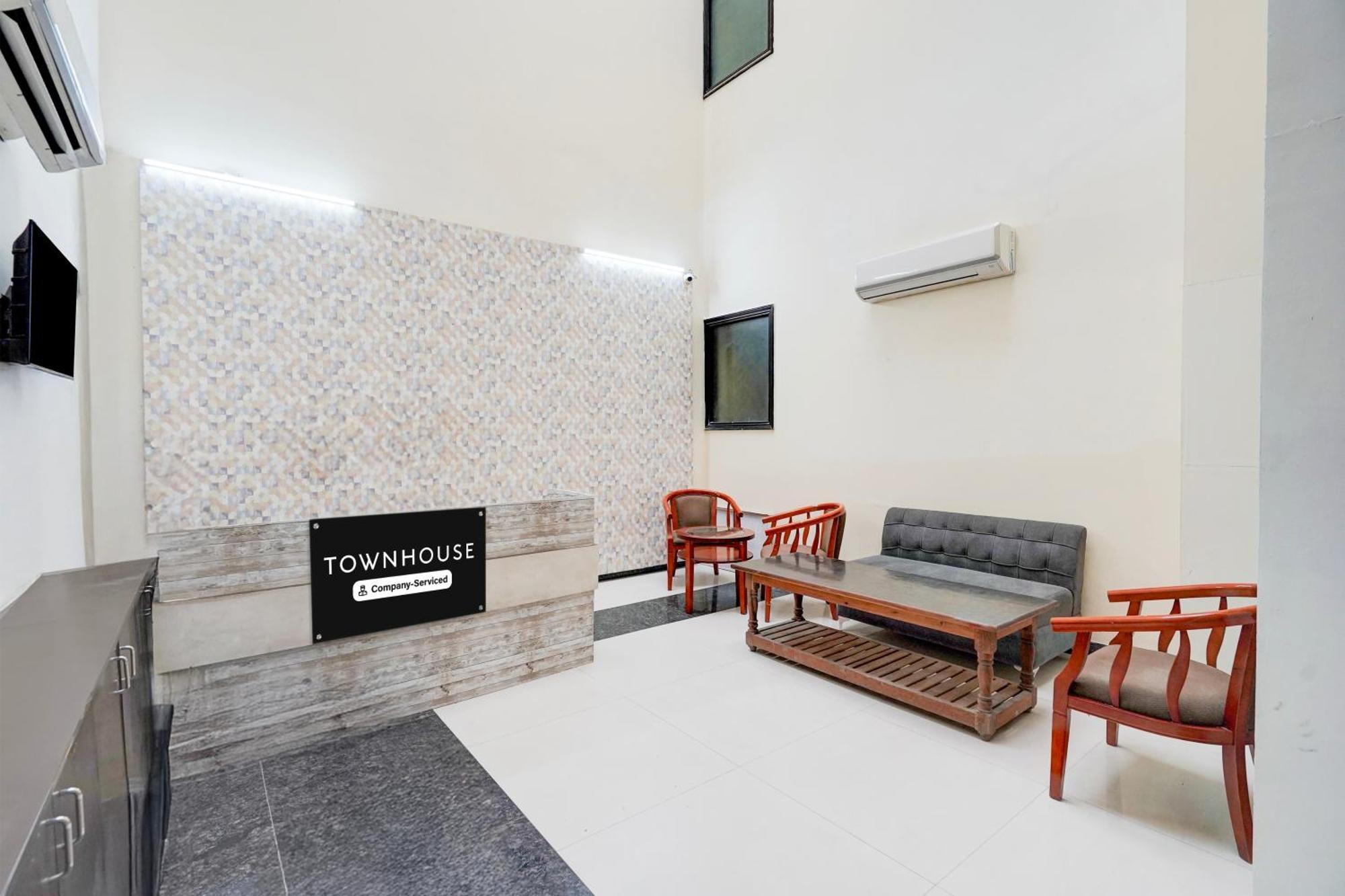 Hotel Super Townhouse Sector 51 Noida Near Metro Station Exterior foto