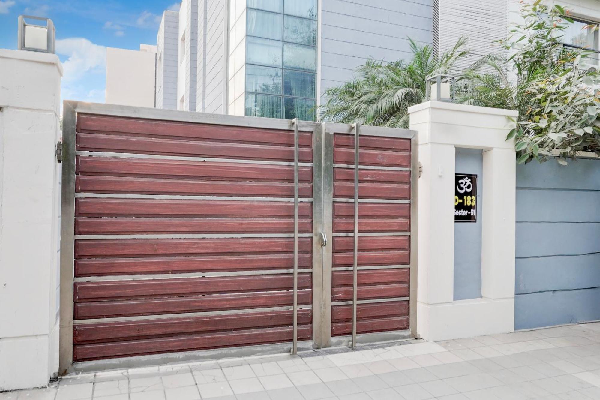Hotel Super Townhouse Sector 51 Noida Near Metro Station Exterior foto